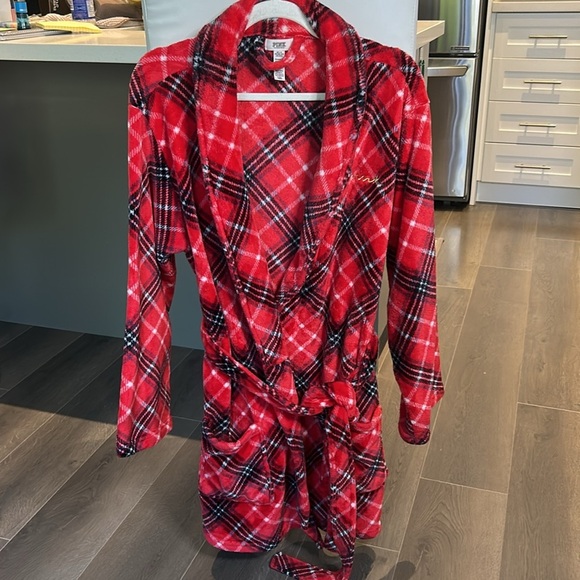 Victoria's Secret Pink Fluffy Plush Robe Red Plaid Size M/L - Picture 12 of 14